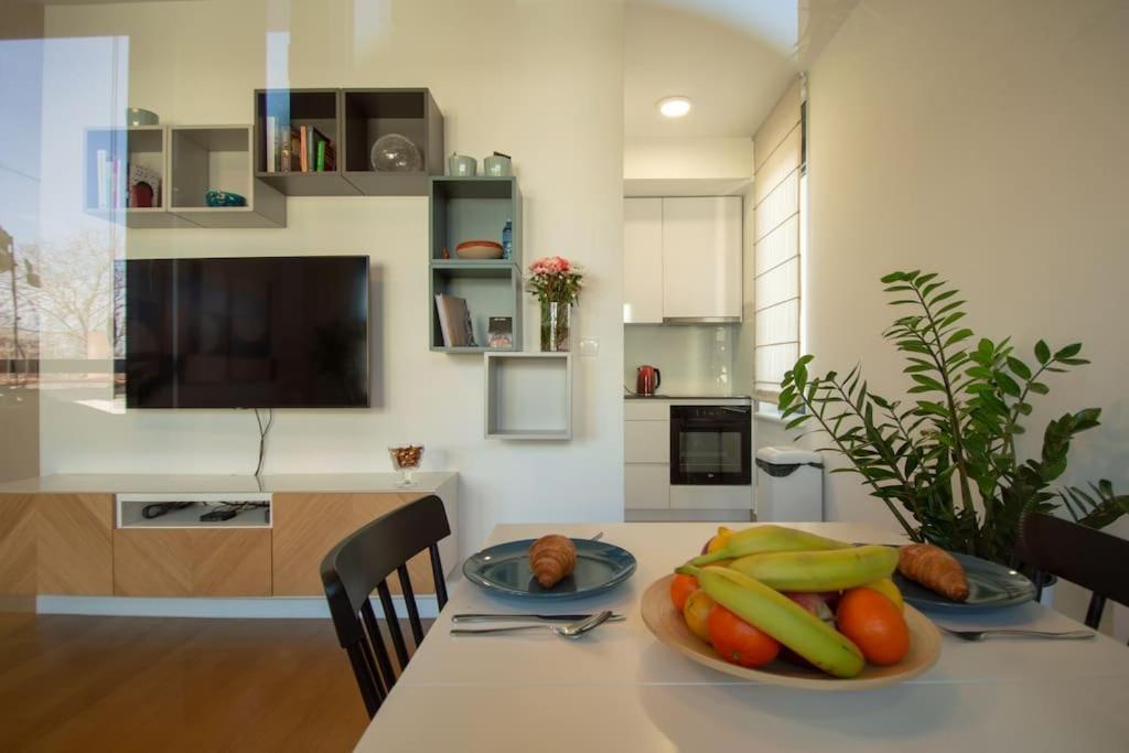 Gardos Bauhaus Apartment Белград Екстериор снимка